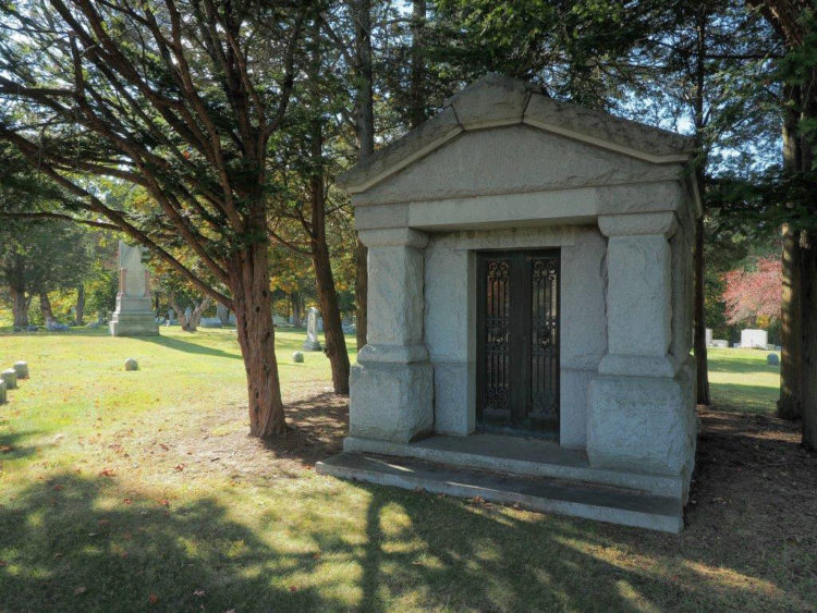 Private Family Mausoleums – Oak Lawn Cemetery & Arboretum